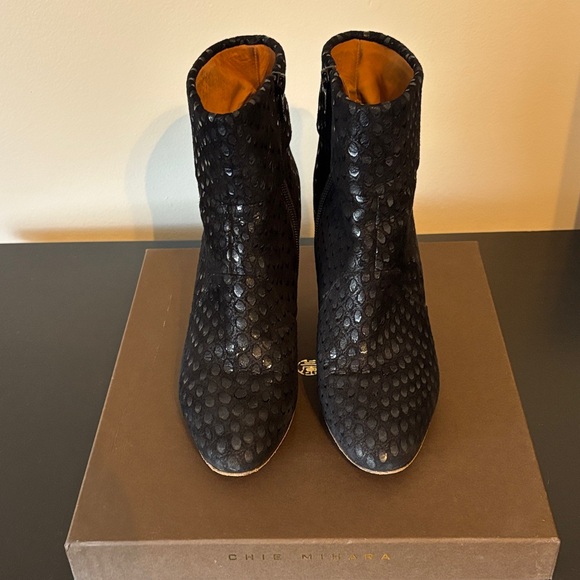 Chie Mihara Textured Black Ankle Boots - Picture 2 of 4